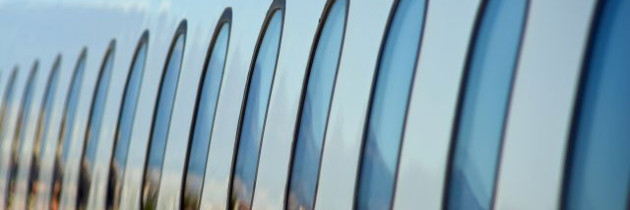 United Airlines wartet auf Fluggast der auf dem Weg zu seiner sterbenden Mutter ist