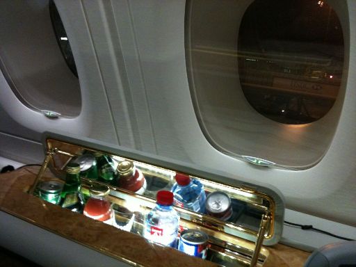 Minibar im A380 Emirates