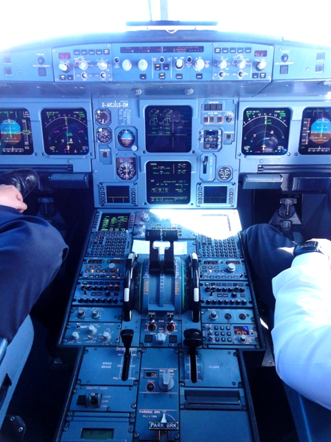 Reiseblogger Cockpit des A320 