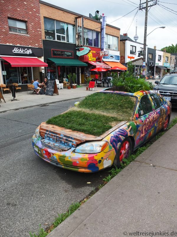 Das grüne Auto im "Hippieviertel"