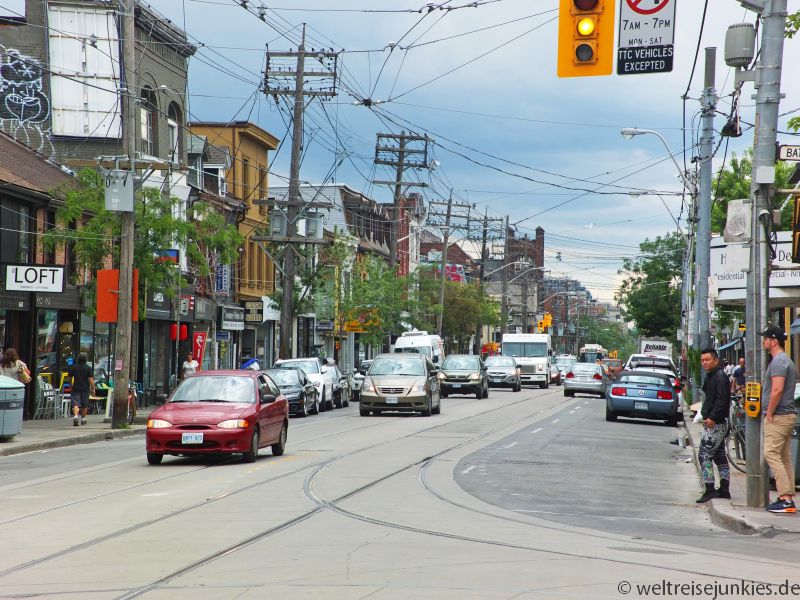 Eine typische Straßenansicht in Toronto.